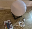 Planetlampe med Oppladbart RGB lys og Fjernkontroll thumbnail